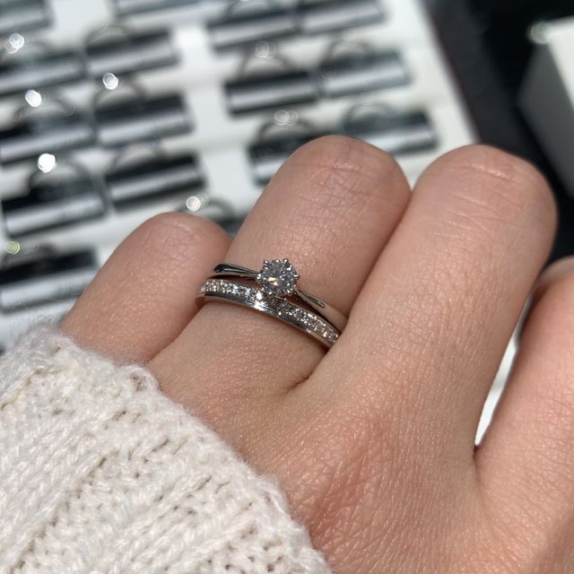 【ラザール ダイヤモンド(LAZARE DIAMOND)の口コミ】 婚約指輪はレヴァランス、結婚指輪はハンプトンです。重ね付けを想定して…