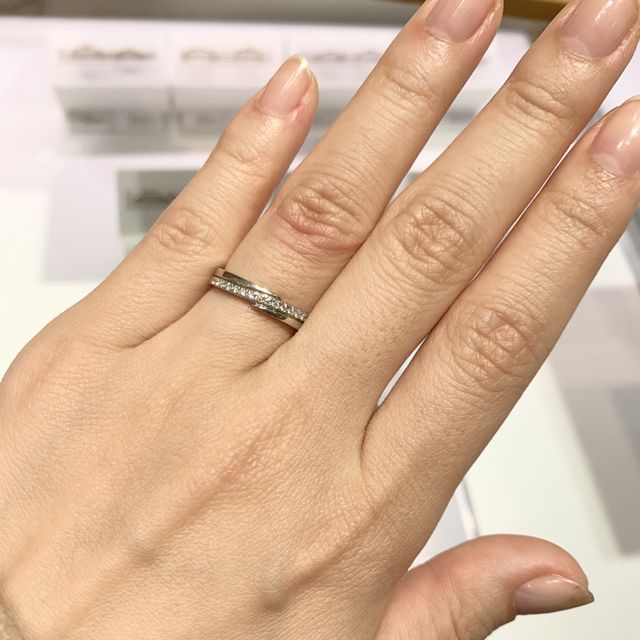 【STAR JEWELRY(スタージュエリー)の口コミ】 毎日つける結婚指輪はキラキラしているものが良くて、デザイン性もあって…