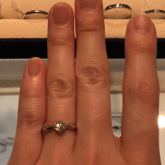 【ヴァンドーム青山(VENDOME AOYAMA)の口コミ】 リングの部分が2.5ミリほどかもう少しあるくらいの太さで存在感のあるデザ…