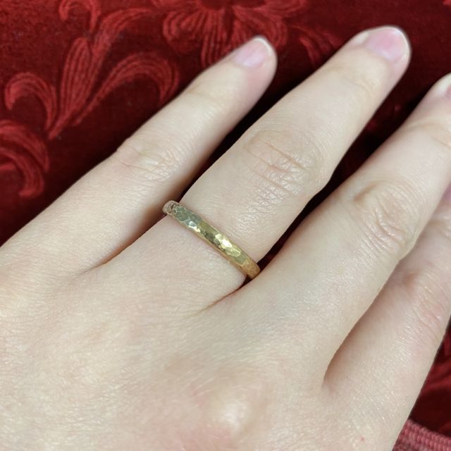 【NIESSING(ニーシング)の口コミ】 お互いの好きな色を一つずつ選び、バイカラーの指輪にしました。素材はど…