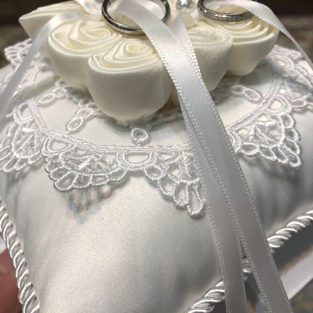 【4℃ BRIDAL(ヨンドシーブライダル)の口コミ】 昔から4℃のジュエリーが大好きで、ブライダルリングも4℃にすると願ってい…