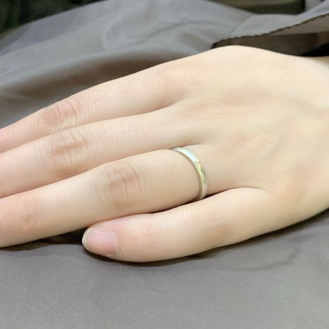 【ケイウノ ブライダル(K.UNO BRIDAL)の口コミ】 
Instagramで木目模様の結婚指輪に一目惚れしました。
彼に相談すると意見…