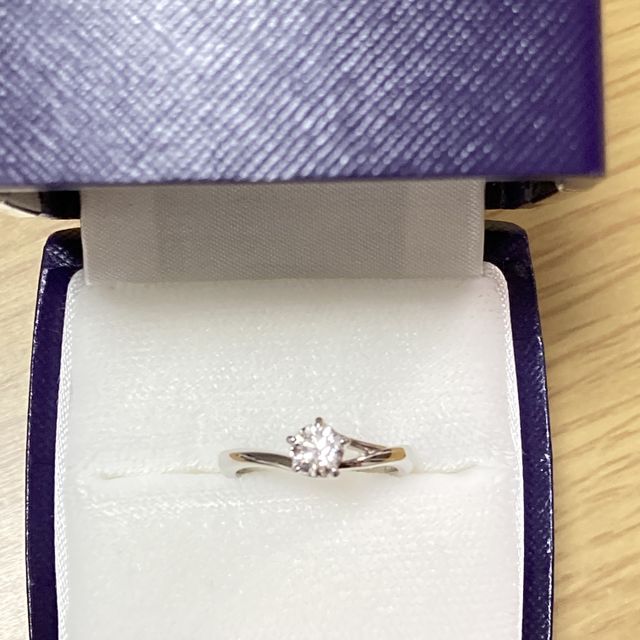 【俄(にわか)の口コミ】 指輪を選んだのは旦那さんでしたが、決めては他にはないデザイン性の高さ…