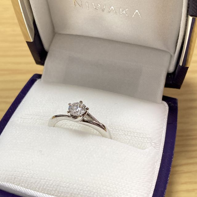 【俄(にわか)の口コミ】 指輪を選んだのは旦那さんでしたが、決めては他にはないデザイン性の高さ…