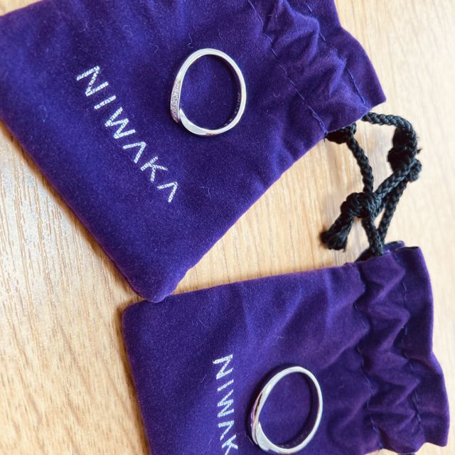 【俄(にわか)の口コミ】 先にもらっていた、婚約指輪のセットリングを購入しました。
店頭で試着す…