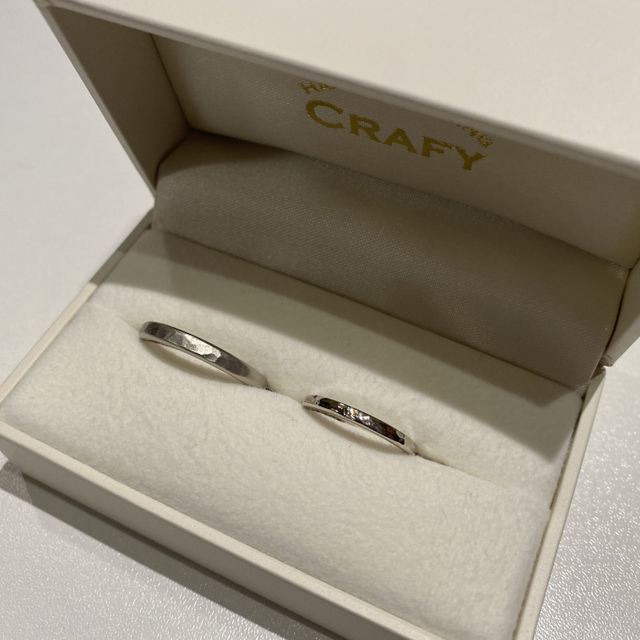 【CRAFY(クラフィ)の口コミ】 低価格で自分たちの希望のデザインで作れるところに魅力を感じました。ま…