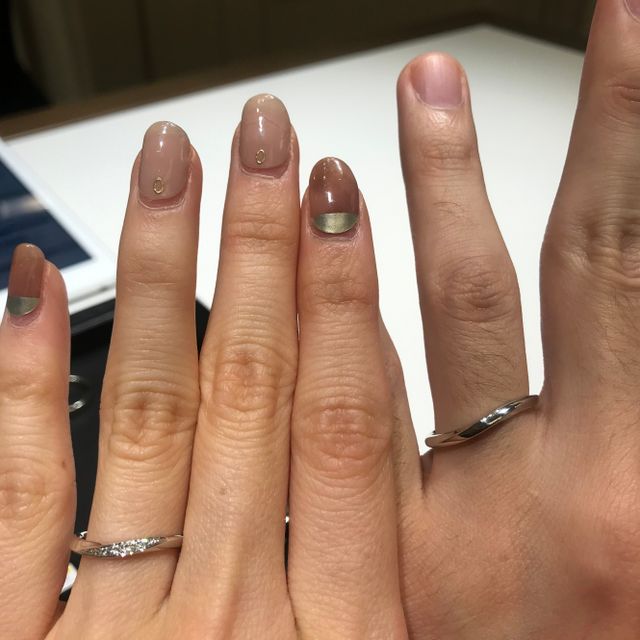 【ラザール ダイヤモンド(LAZARE DIAMOND)の口コミ】 しっかりとウェーブが入っているのが他にないでデザインでとても綺麗だと…