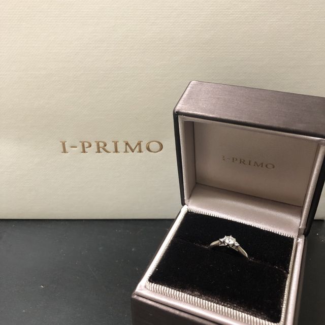 【アイプリモ(I-PRIMO)の口コミ】 ザ・婚約指輪よりかは普段でも付けれる指輪を探していました。沢山ある中…