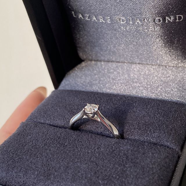 【ラザール ダイヤモンド(LAZARE DIAMOND)の口コミ】 カットがとても綺麗で、ほかのブランドにはない輝きだったので選びました…