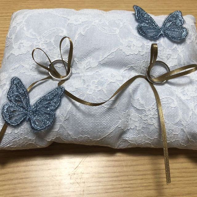 【4℃ BRIDAL(ヨンドシーブライダル)の口コミ】 さまざまな種類の指輪を試着させてもらい、自分の指に合う色や形を選ばせ…