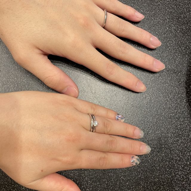 【ラザール ダイヤモンド(LAZARE DIAMOND)の口コミ】 シンプルなデザインのものを探していて、ストレートタイプも候補でしたが…