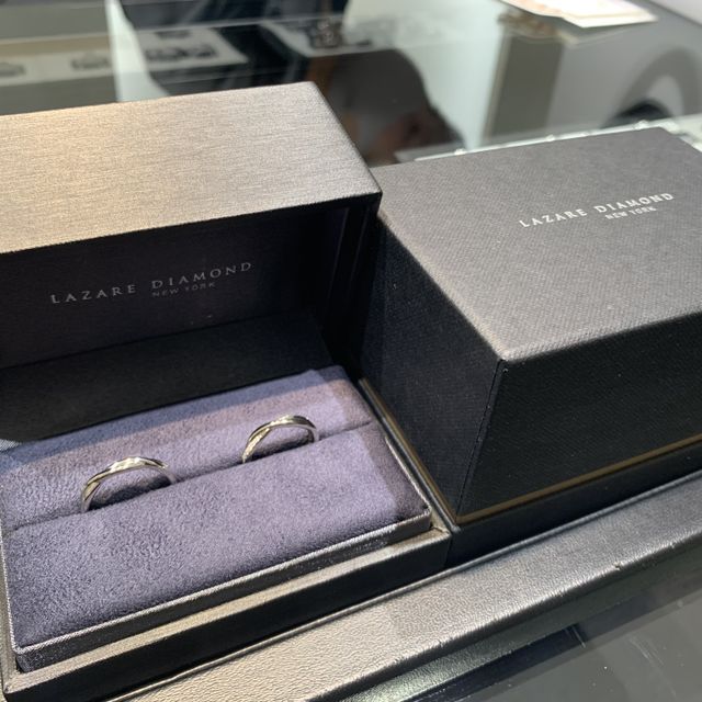 【ラザール ダイヤモンド(LAZARE DIAMOND)の口コミ】 ダイヤが入っていて可愛いと思えるデザインのものだったからです。ダイヤ…