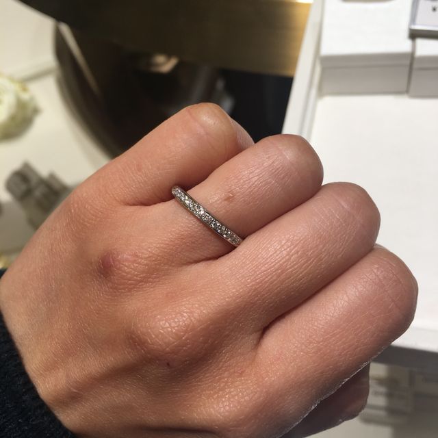 【ギンザタナカブライダル(GINZA TANAKA BRIDAL)の口コミ】 ハーフエタニティのリングを探していました。レール止めのタイプなので、…
