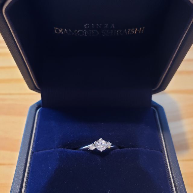 【銀座ダイヤモンドシライシの口コミ】 ダイヤモンドの輝きがとてもよかったことと、ダイヤモンドの証明書がつき…