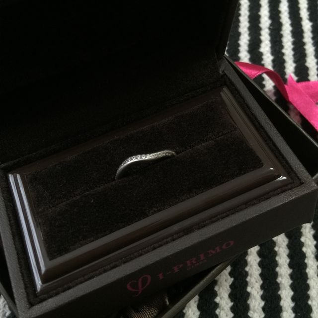 【アイプリモ(I-PRIMO)の口コミ】 夫婦ともにデザインに一目惚れでした。
太かったりゴツゴツしたデザインの…