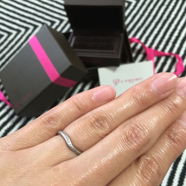 【アイプリモ(I-PRIMO)の口コミ】 夫婦ともにデザインに一目惚れでした。
太かったりゴツゴツしたデザインの…