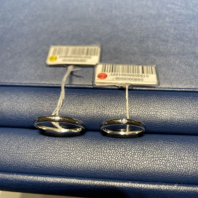 【銀座ダイヤモンドシライシの口コミ】 最初からシンプルなデザインの指輪を探していましたが、シンプルといって…