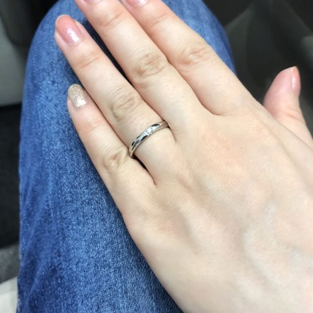 【4℃ BRIDAL(ヨンドシーブライダル)の口コミ】 シンプルなものを探しており、その2、3個出していただきました。写真はそ…