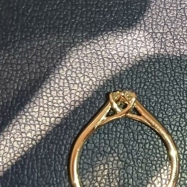 【銀座ダイヤモンドシライシの口コミ】 華奢なデザインでシンプル、石座が高めのものを探している方におすすめで…