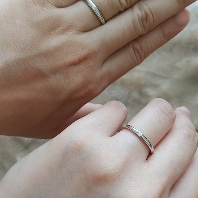 【ラザール ダイヤモンド(LAZARE DIAMOND)の口コミ】 婚約指輪は私主体で選んだので、結婚指輪は彼の意見重視でシンプルなデザ…