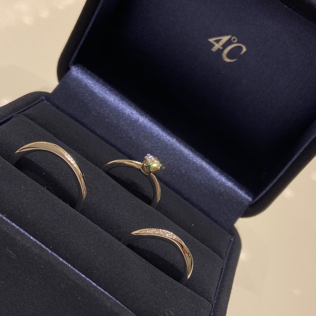 【4℃ BRIDAL(ヨンドシーブライダル)の口コミ】 普段から身につけるものなので、シンプルで付けやすいものを探していまし…