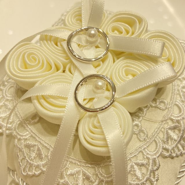 【4℃ BRIDAL(ヨンドシーブライダル)の口コミ】 普段から身につけるものなので、シンプルで付けやすいものを探していまし…