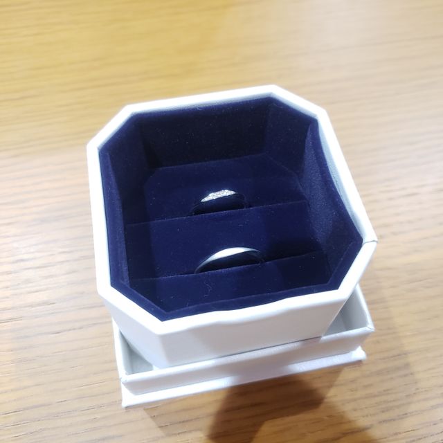 【4℃ BRIDAL(ヨンドシーブライダル)の口コミ】 予算がペアで15万円前後でしたので、店員さんに15万円前後の商品を探して…