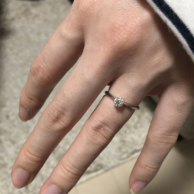 【銀座ダイヤモンドシライシの口コミ】 彼女の指輪サイズが分からなかったためダイヤモンドのみのプロポーズを考…