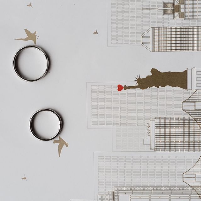 【ラザール ダイヤモンド(LAZARE DIAMOND)の口コミ】 シンプルなデザインが良かったので、ストレートの中から選びました。ベル…