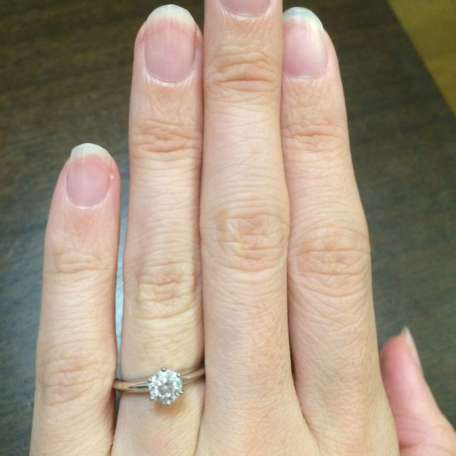 【ティファニー(Tiffany & Co.)の口コミ】 婚約指輪は、昔から憧れていたティファニーのセッティングに決めていまし…