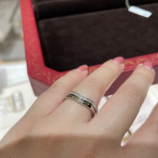 【カルティエ(Cartier)の口コミ】 カルティエのアイコニックでありながらブランドロゴなどは主張しないデザ…