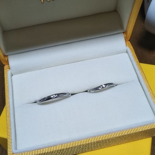 【ケイウノ ブライダル(K.UNO BRIDAL)の口コミ】 ケイ・ウノさんで決めた理由は、アドバイザーとデザイナーと一緒に打ち合…