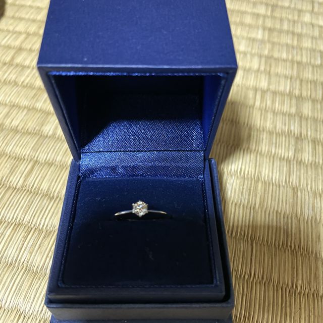 【銀座ダイヤモンドシライシの口コミ】 ダイヤモンドを直接仕入れているのが決め手でした。ダイヤモンドの品質に…