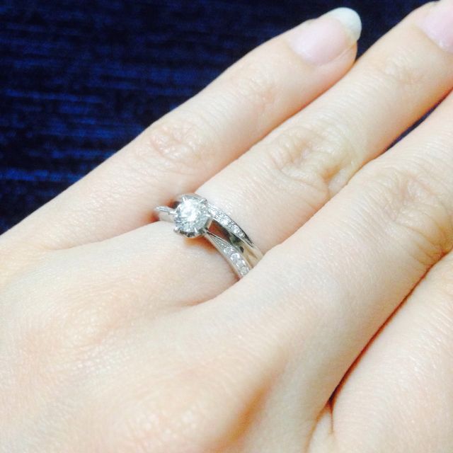 【4℃ BRIDAL(ヨンドシーブライダル)の口コミ】 たくさんのブランドで試着させていただきましたが、手につけた時の着け心…