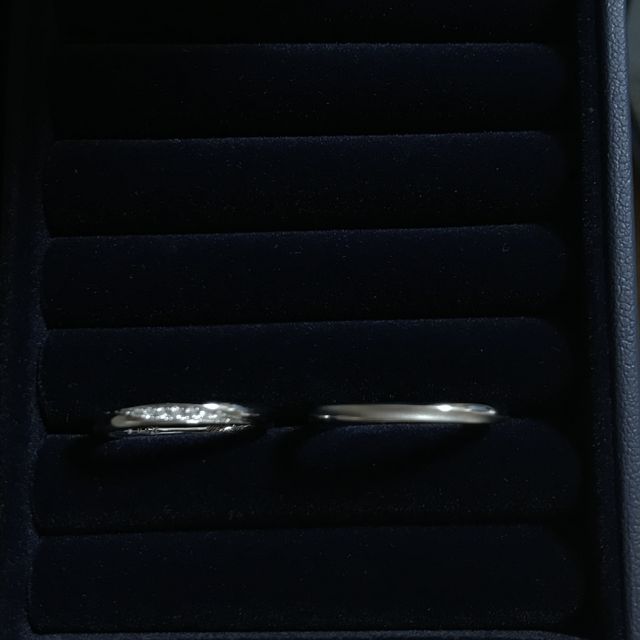 【銀座ダイヤモンドシライシの口コミ】 最初ダイヤモンドが付いていないのを選んでいました。いろいろ試着してい…
