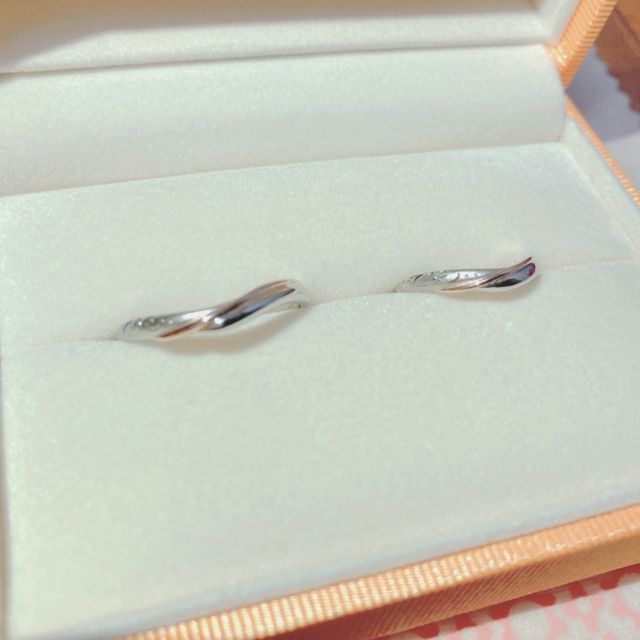 【ケイウノ ブライダル(K.UNO BRIDAL)の口コミ】 デザインを二人の出会ったきっかけに合わせたオリジナルのものにしてくだ…