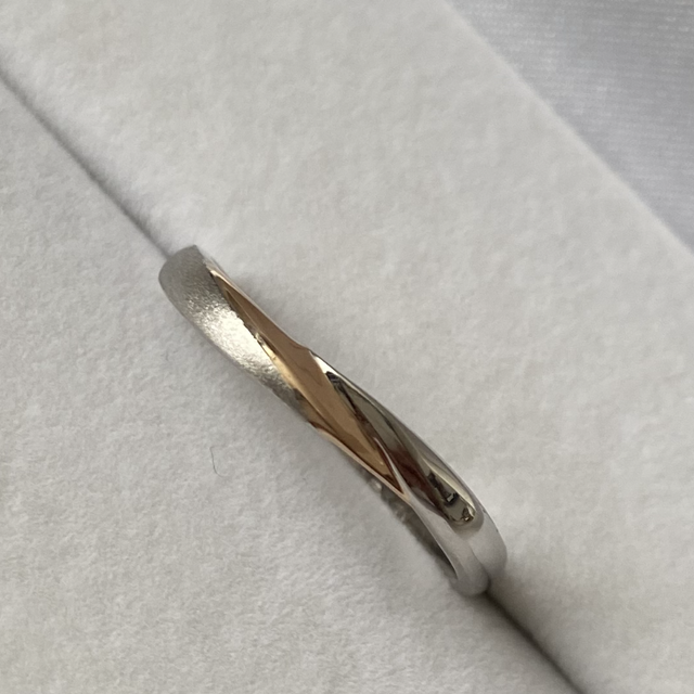 【LEGAN(レガン)の口コミ】 たくさんの指輪を付けさせてもらった中で、自分の指の色や指の特徴にあっ…