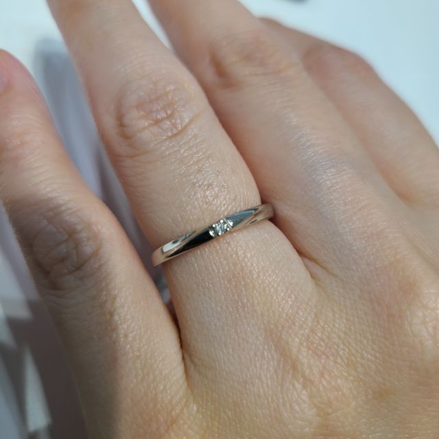 【4℃ BRIDAL(ヨンドシーブライダル)の口コミ】 指輪のデザインが気にいったので来店して、試着した所、着け心地がすごく…