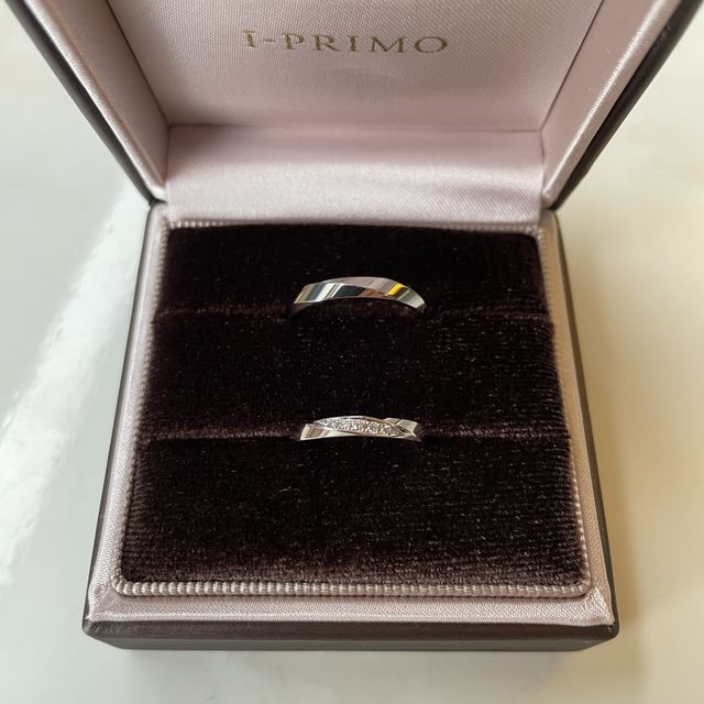 【アイプリモ(I-PRIMO)の口コミ】 シンプルすぎずダイヤも入っているもので探してました。初めはウェーブで…