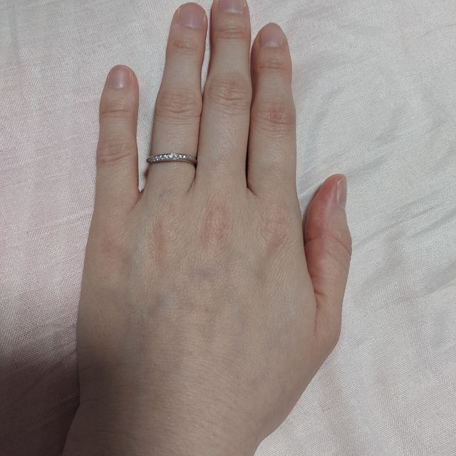 【et.lu(エトル)の口コミ】 たくさんの指輪を試着させてもらい、お互いがそれぞれ気に入ったものをど…