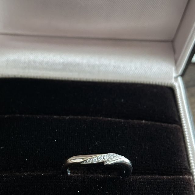 【アイプリモ(I-PRIMO)の口コミ】 色々なブランドやデザインを見ていく中で、デザイン性のあるもので、細身…