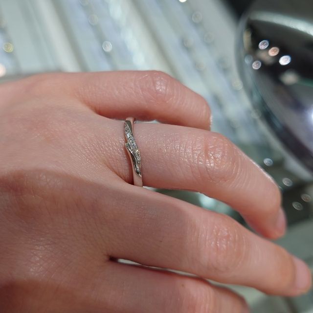 【銀座ダイヤモンドシライシの口コミ】 決め手のポイントは安心できる日本ブランドだというところと、そこから日…