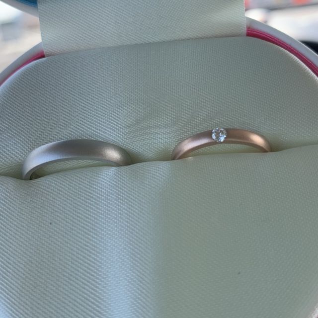 【BIJOUPIKO(ビジュピコ)の口コミ】 様々なブランドを一つ一つ手に取って見て回る中で、「丸みを帯びた形でマ…