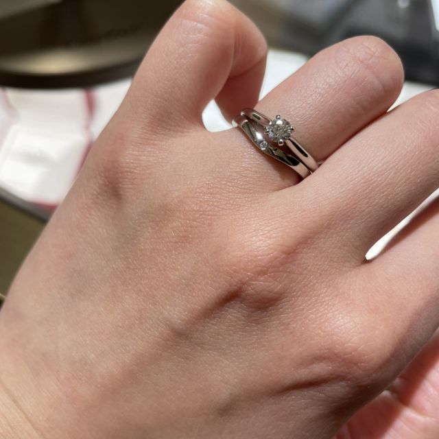 【カルティエ(Cartier)の口コミ】 シンプルなデザインが多く、どの年代の方にも好まれるのではないかなと思…