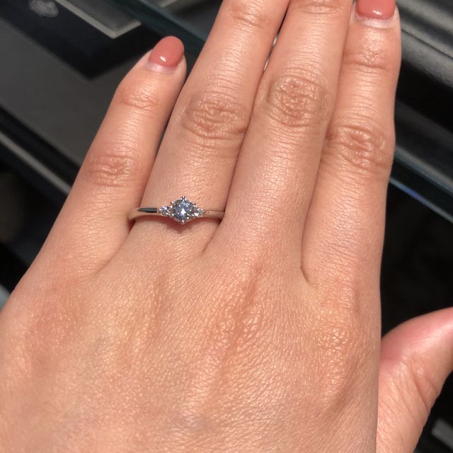 【エクセルコダイヤモンド(EXELCO DIAMOND)の口コミ】 指輪のデザインは、見学した中でダントツ一番多かったです。30万円台で気…