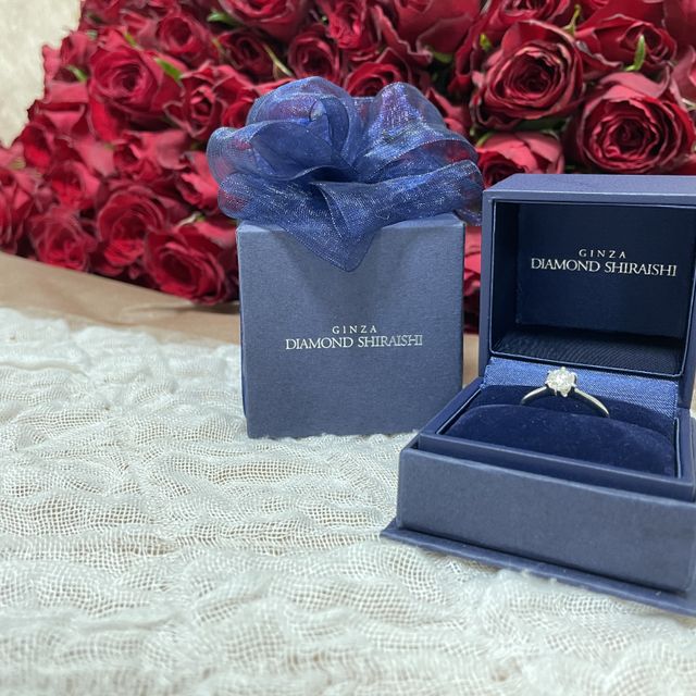 【銀座ダイヤモンドシライシの口コミ】 婚約指輪は彼が比較検討し、銀座ダイヤモンドシライシさんを選びました。…