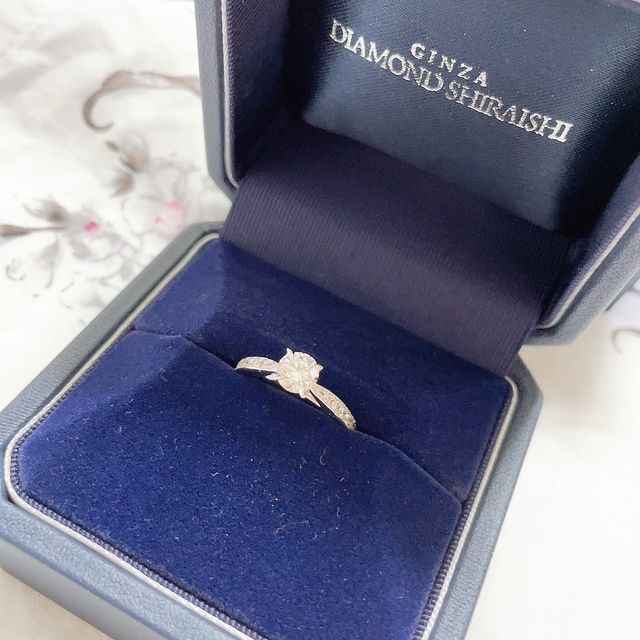 【銀座ダイヤモンドシライシの口コミ】 婚約指輪は彼が比較検討し、銀座ダイヤモンドシライシさんを選びました。…