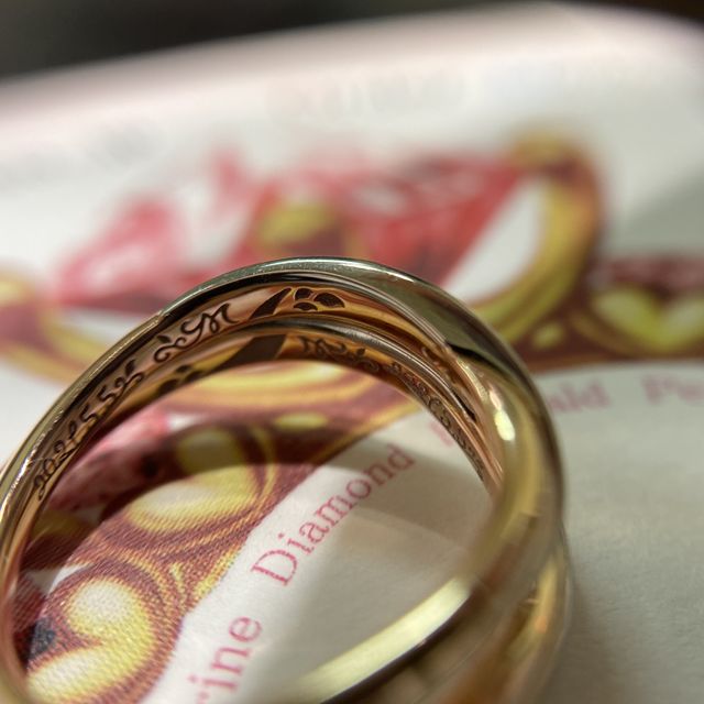 【ケイウノ ブライダル(K.UNO BRIDAL)の口コミ】 素材が一番悩みました。定番のプラチナがどうも指に馴染まなくて……