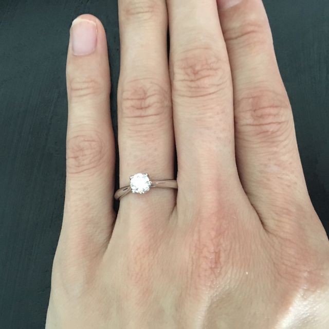 【アイプリモ(I-PRIMO)の口コミ】 エッジのあるスタイリッシュなアームとダイヤの輝きとの調和が見事で、そ…