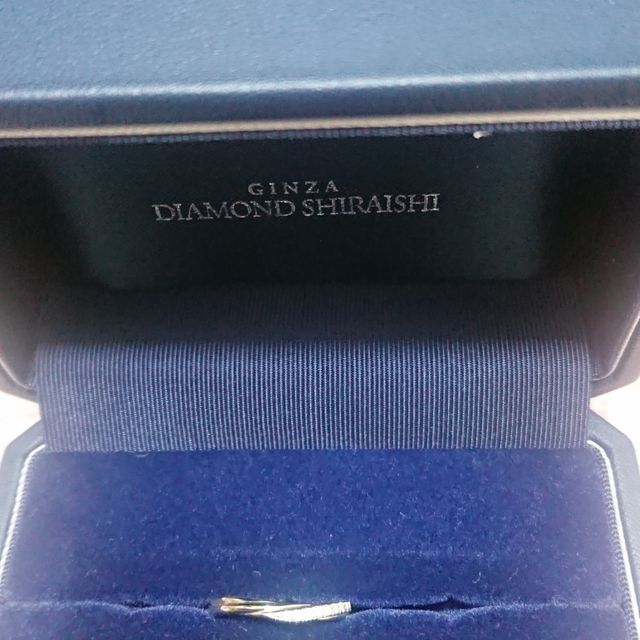 【銀座ダイヤモンドシライシの口コミ】 結婚指輪にもダイヤモンドがついているものを希望していました。
しかし、…